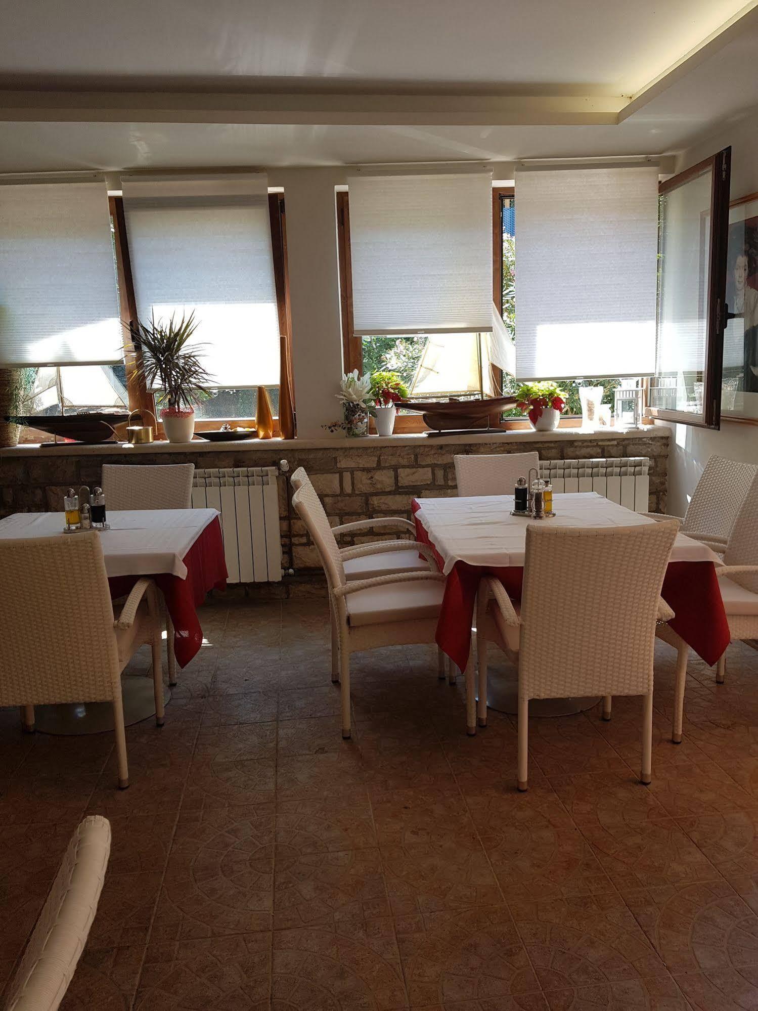 Boutique Hotel Santa Maria Novigrad Istria Extérieur photo